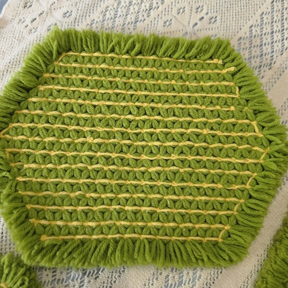 4 VTG Handmade Crochet Hot Pads Pot Holders Trivets Placemats Retro Kitchen